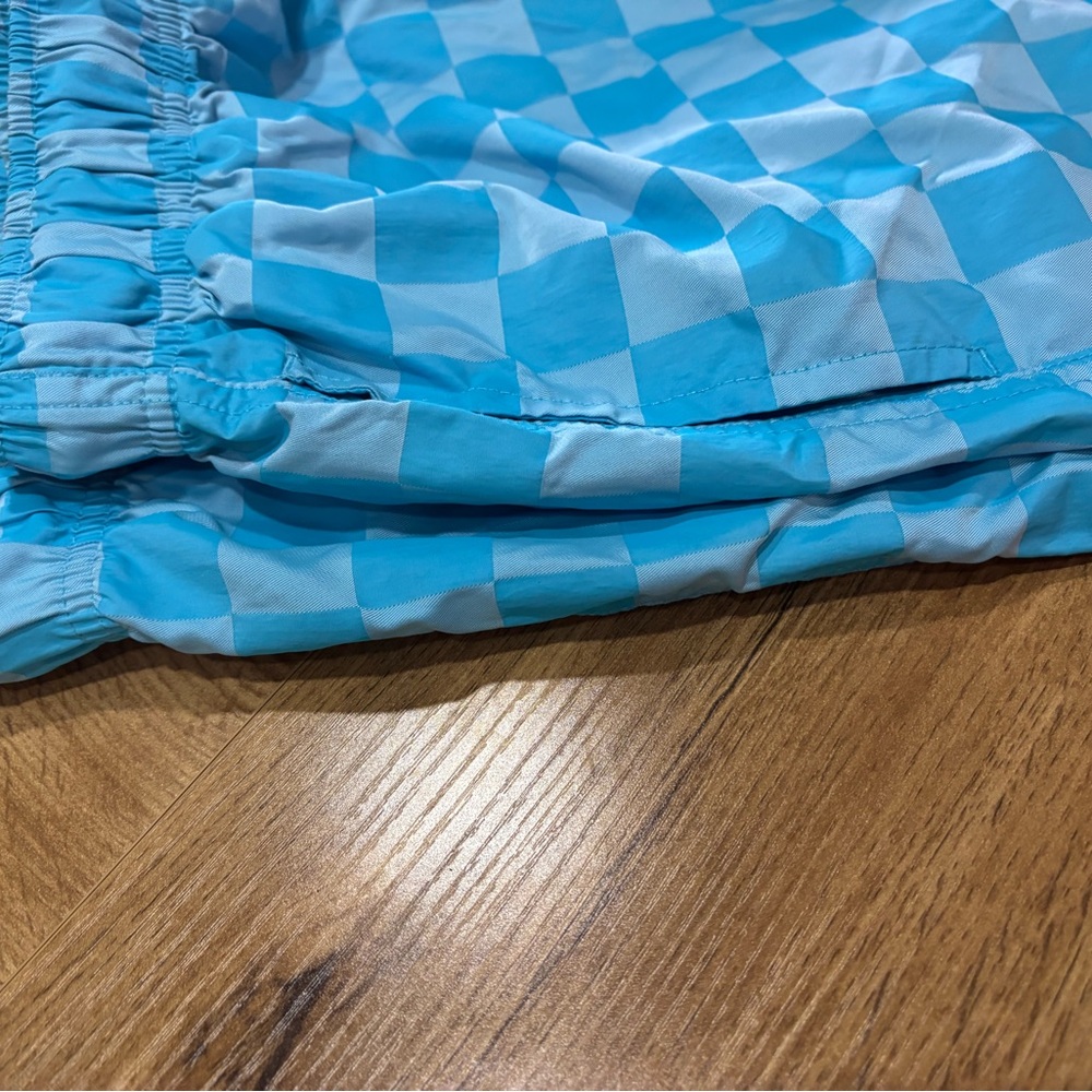 Nike Men’s Blue Checkerboard Shorts - Picture 5 of 5